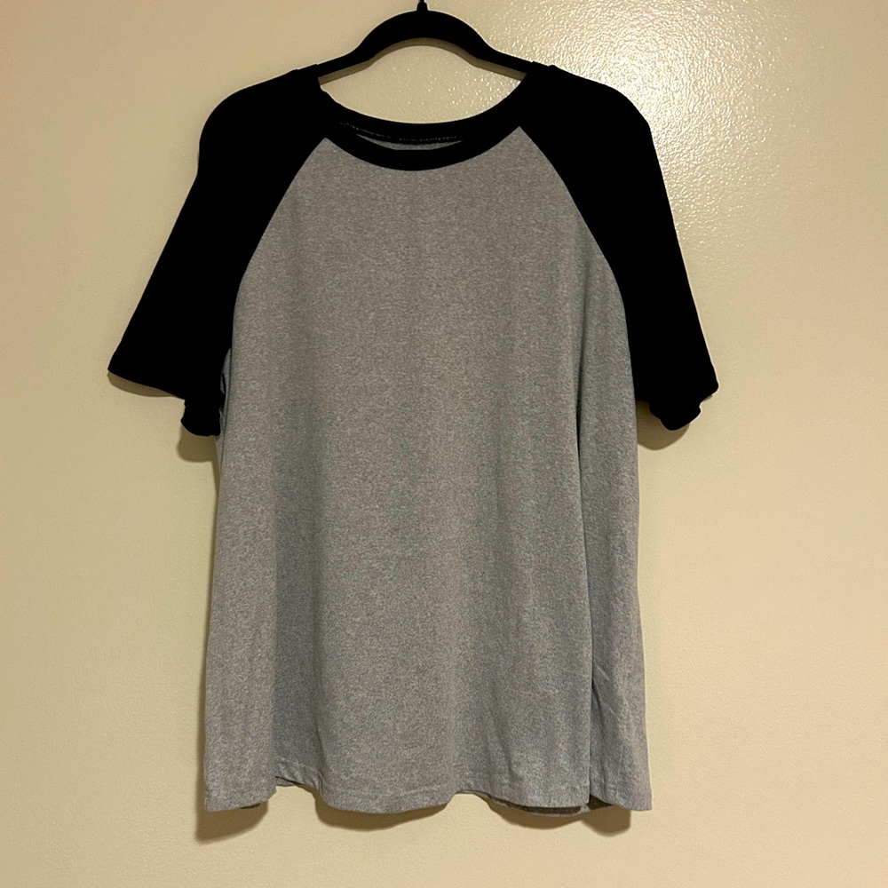 NWOT Men’s 1XL Tshirt Gray Black Cotton Blend Gym Casual Sports